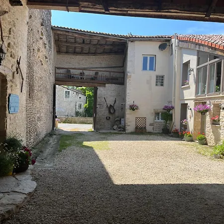 Les Bruyeres Dhotes Et Bed & Breakfast 4*