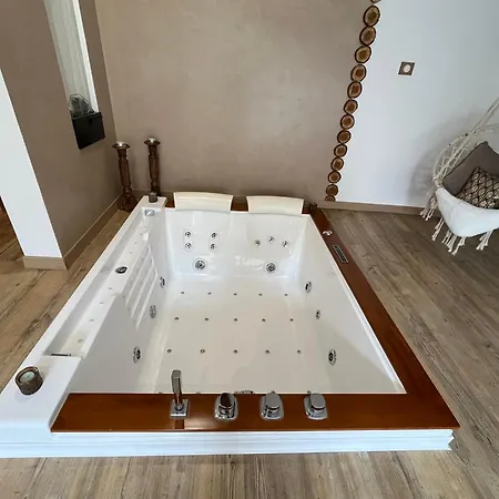 فندق مبيت وإفطار Les Bruyeres Dhotes Et Verteuil-sur-Charente