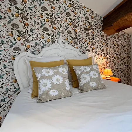 Les Bruyeres Dhotes Et