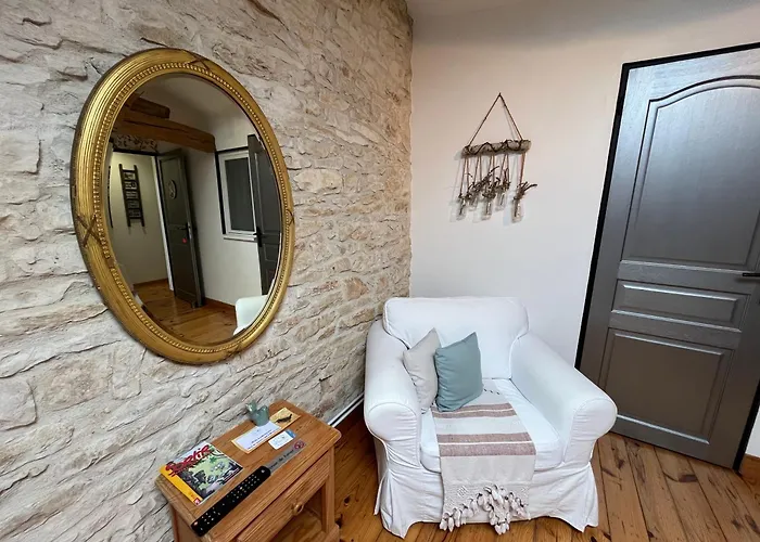 Les Bruyeres Dhotes Et Verteuil-sur-Charente