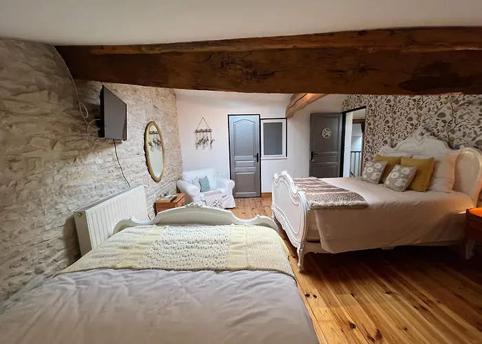 Les Bruyeres Dhotes Et Bed and breakfast Verteuil-sur-Charente