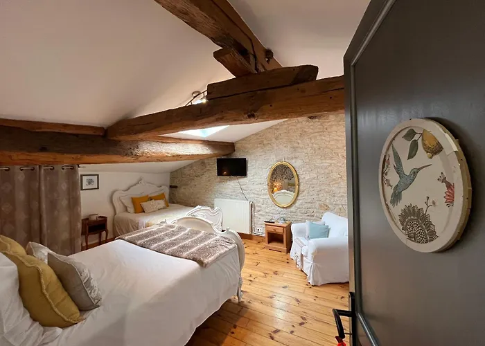 Les Bruyeres Dhotes Et Bed and breakfast Verteuil-sur-Charente